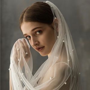 REYNA VEIL